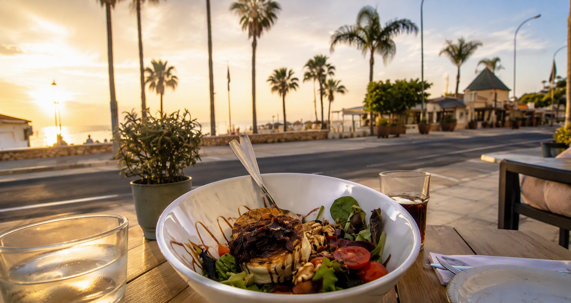 Terrace table overlooking the Mediterranean at Burriana